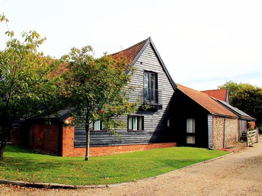 Stunning Barn Conversion Ideal For Large Families Bildeston Exterior foto